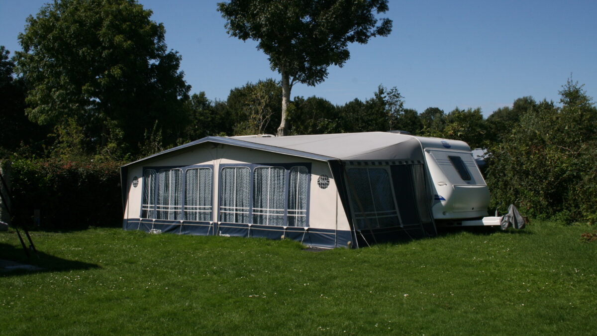 Camping tent dicht geen mensen