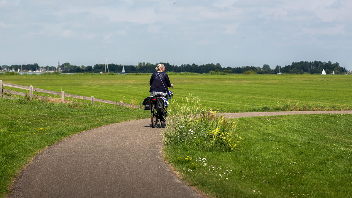 Fietsen langs het Heegermeer