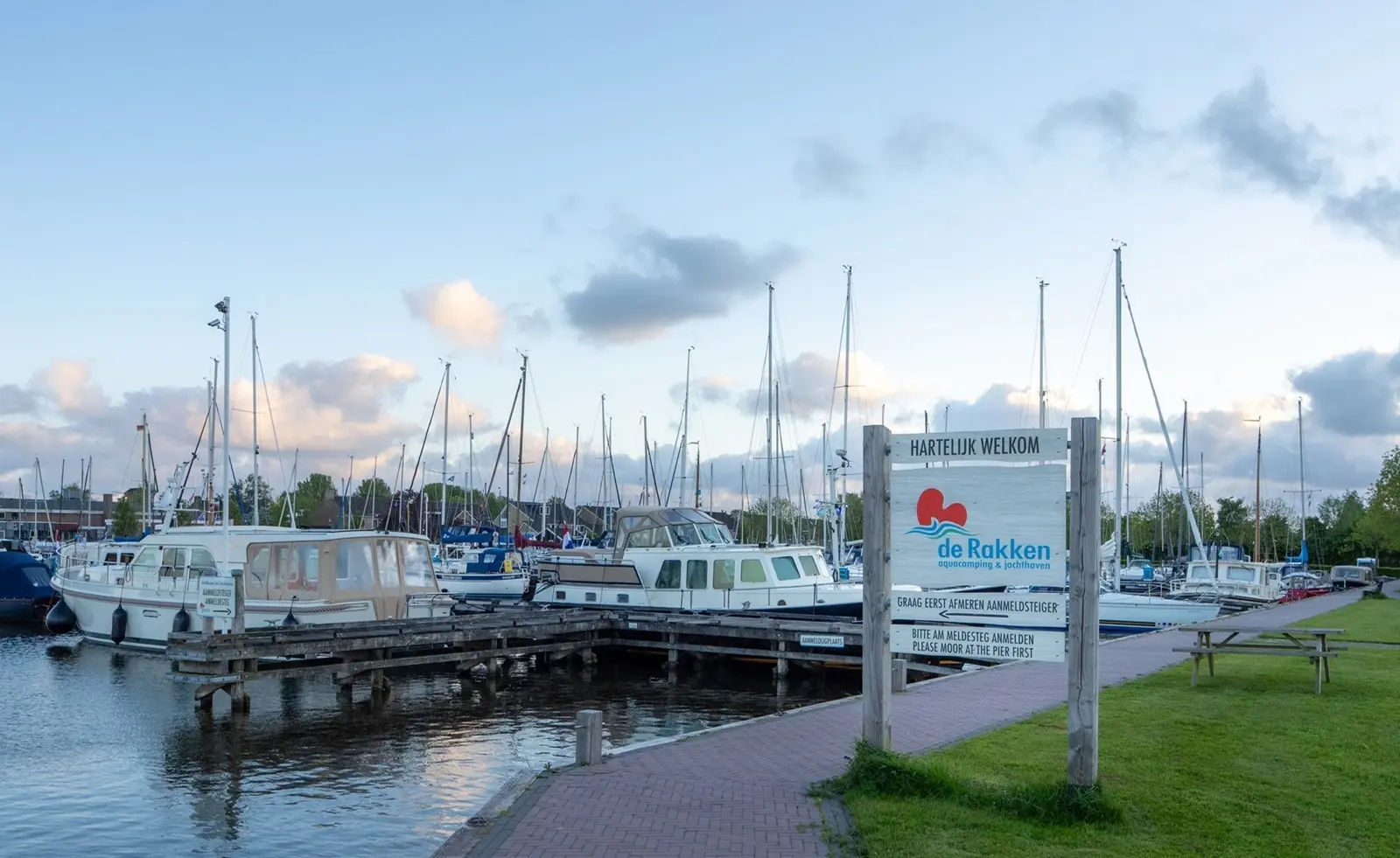 Jachthaven de Rakken aanmeldsteiger