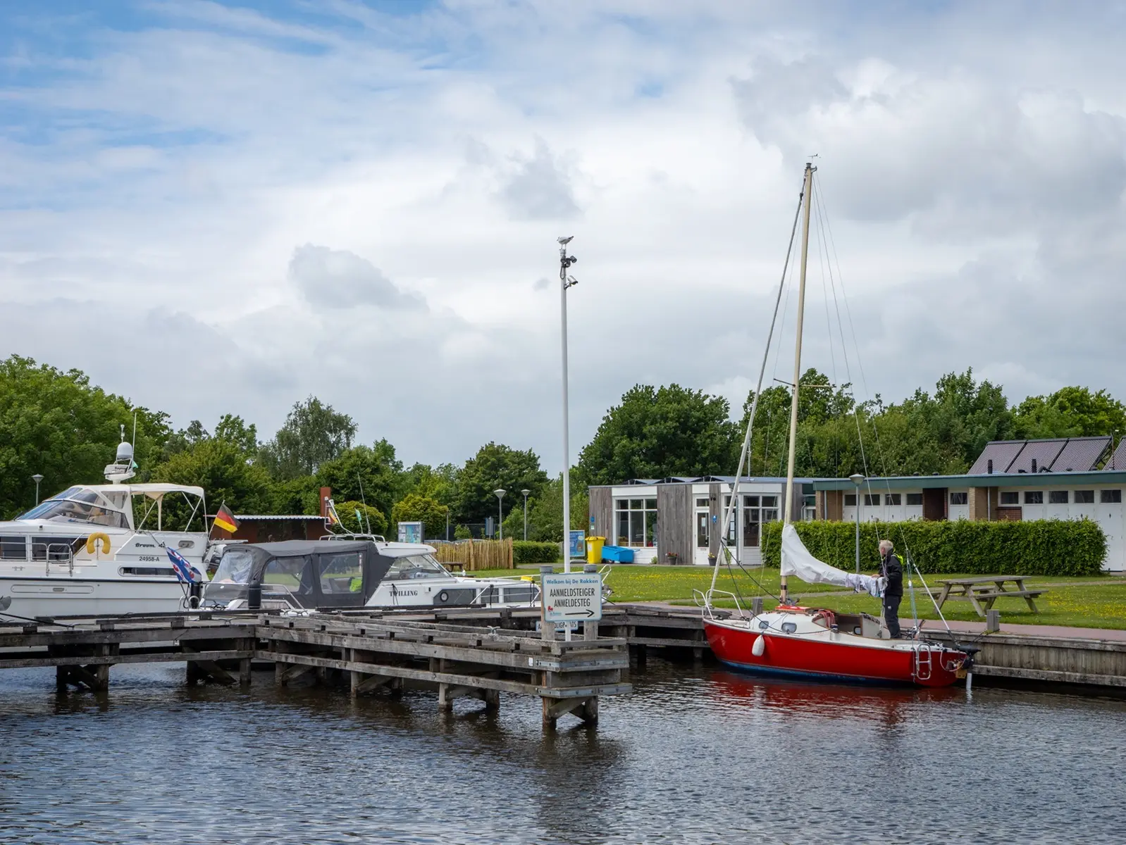 Aanmeldsteiger Jachthaven de Rakken