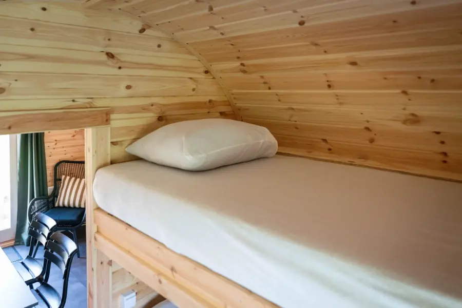 Slaapkamer kampeerpod 6