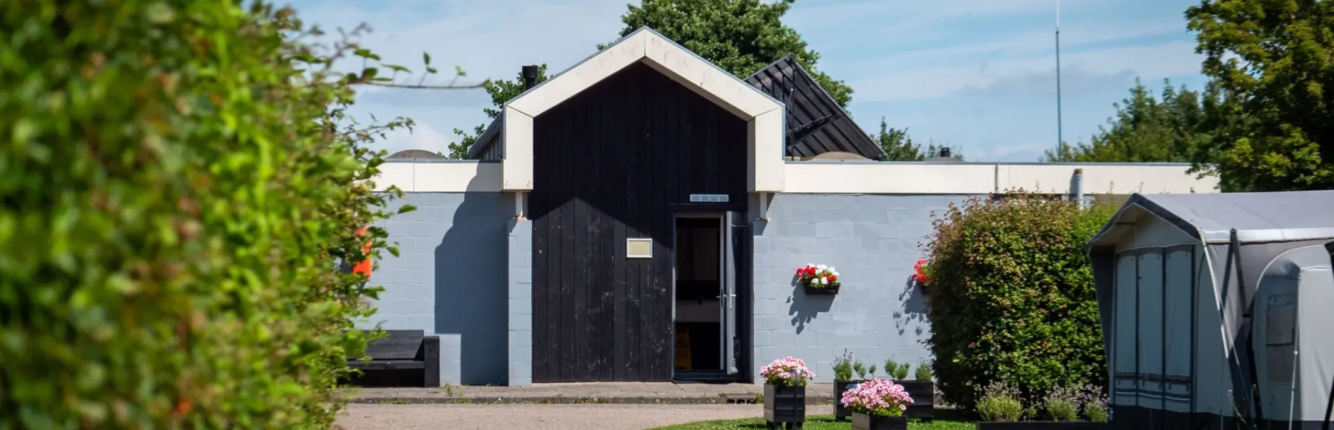 Gebouw 4 Camping de Rakken