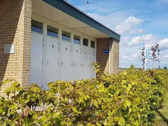 Sanitair Centrumgebouw De Rakken toiletten