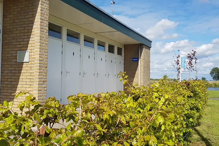 Sanitair Centrumgebouw De Rakken toiletten
