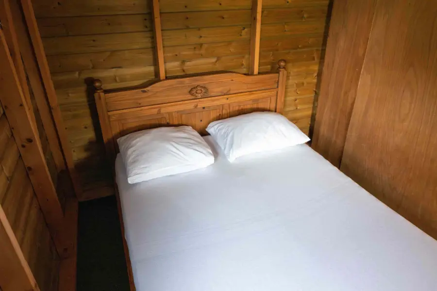 Twee persoonsbed trekkershut