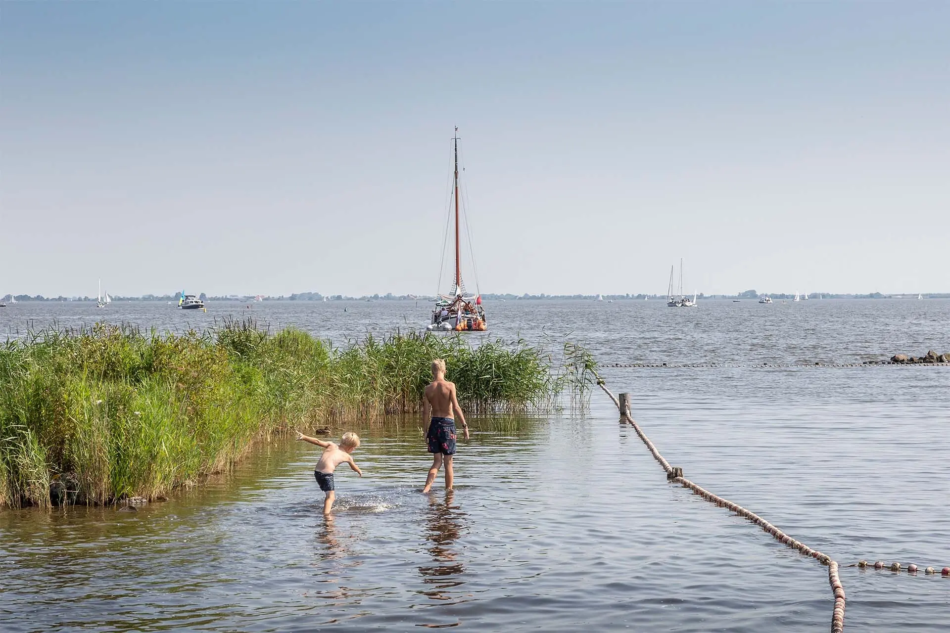 Watersporten in Zuidwest Friesland zwemmen en natuur